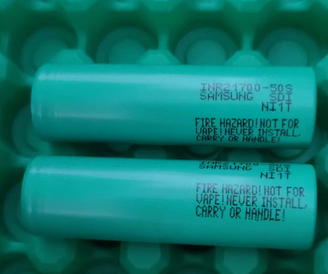 Une batterie au lithium de haute consommation de 21700 de qualité A, d'origine 3.6V 5000mAh