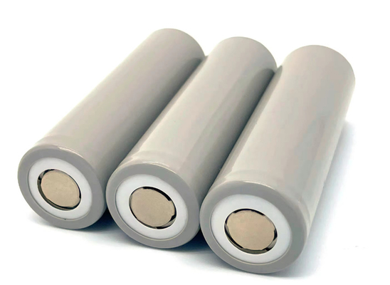 Basse température 3.7v Inr21700 4000mah Taux de décharge élevé 40a Longue durée de vie 1000 cycles Li-ion 21700 Cellule de batterie