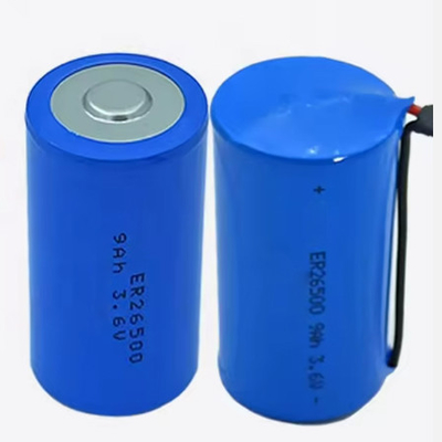 une batterie au lithium de taille C Er26500 3.6V 8500mah 9ah lisocl2