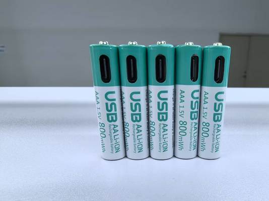 1.5V AAA AA660mWh 1500mWH 2500MWH 2800MWH Batterie rechargeable au lithium-ion